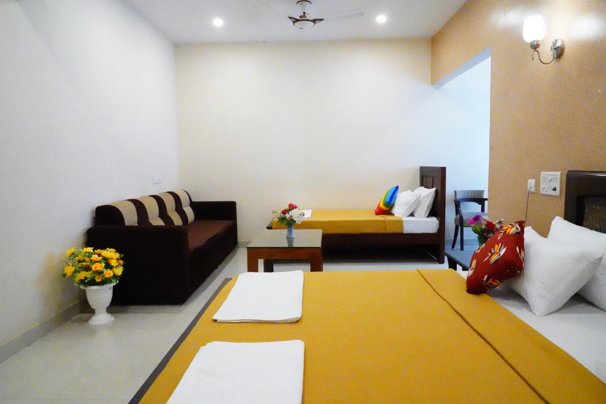 Hotel Vinayagam Residency à Arcot Extérieur photo