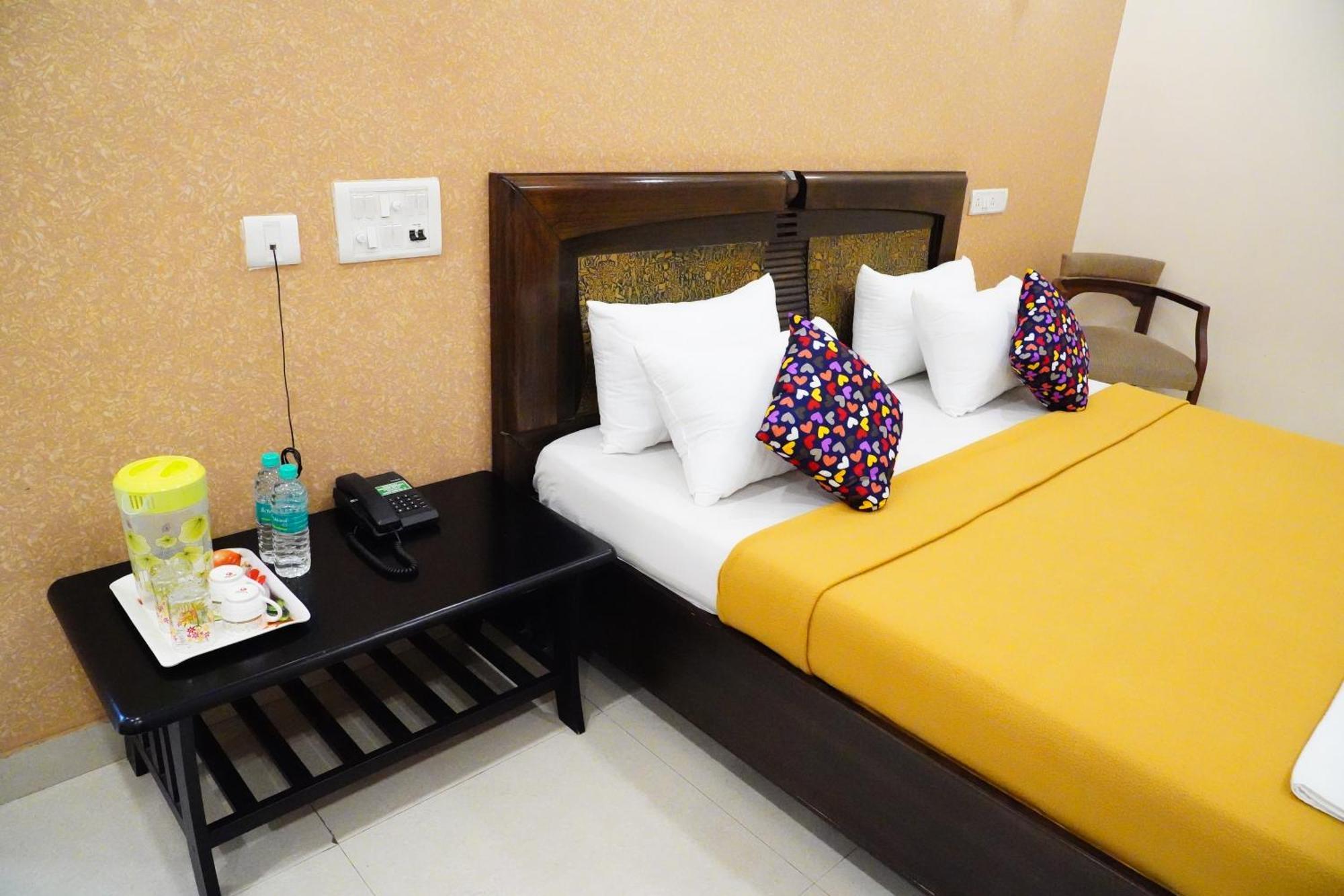 Hotel Vinayagam Residency à Arcot Extérieur photo