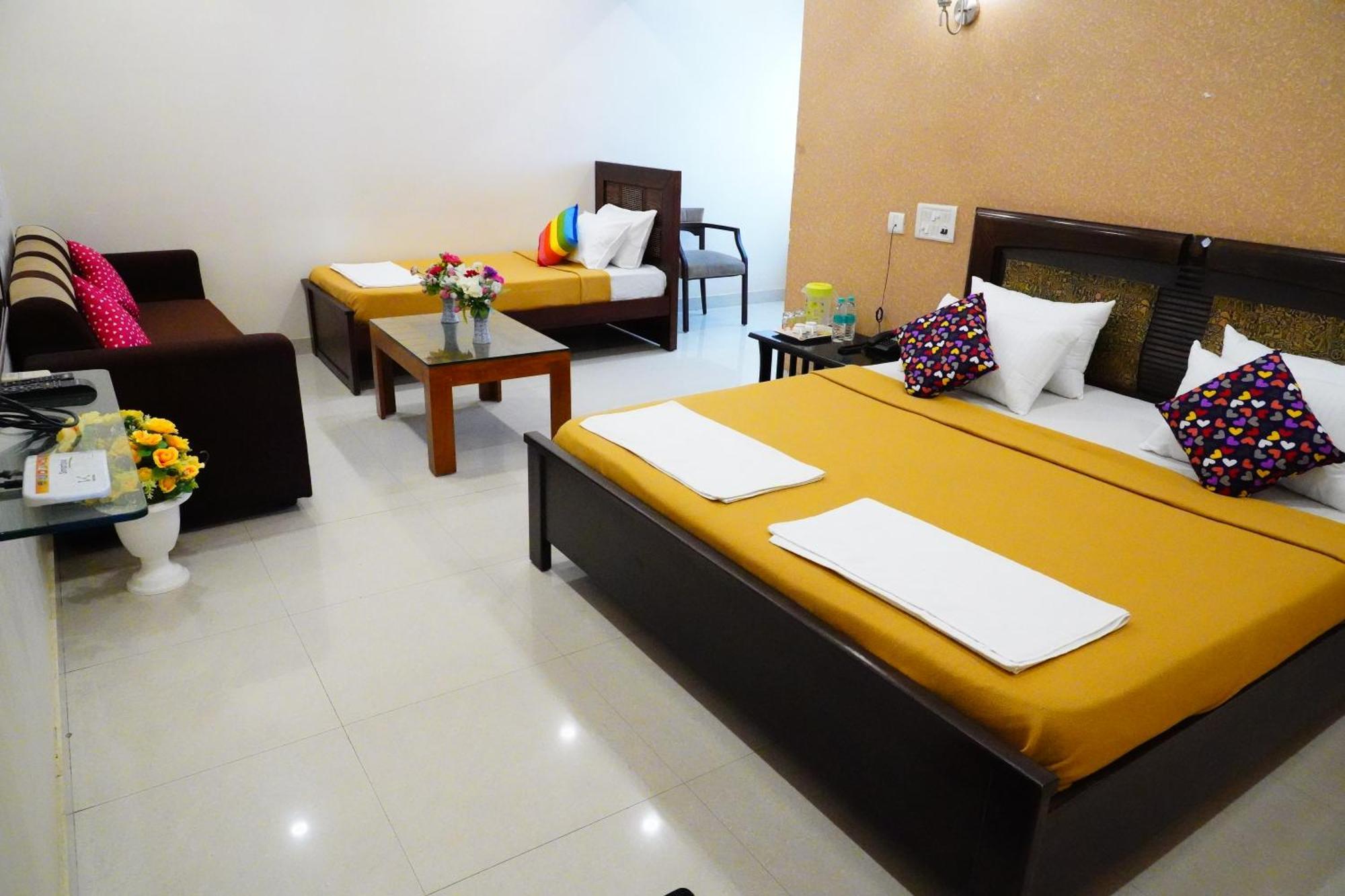 Hotel Vinayagam Residency à Arcot Extérieur photo