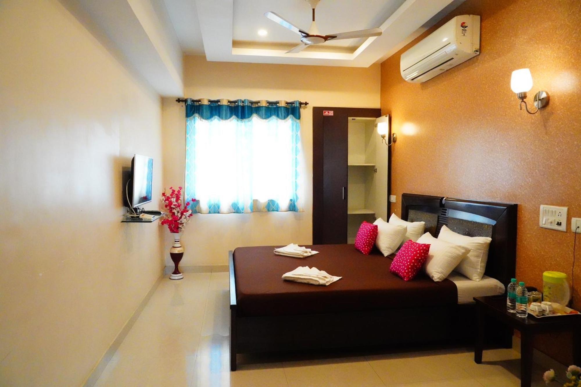 Hotel Vinayagam Residency à Arcot Extérieur photo