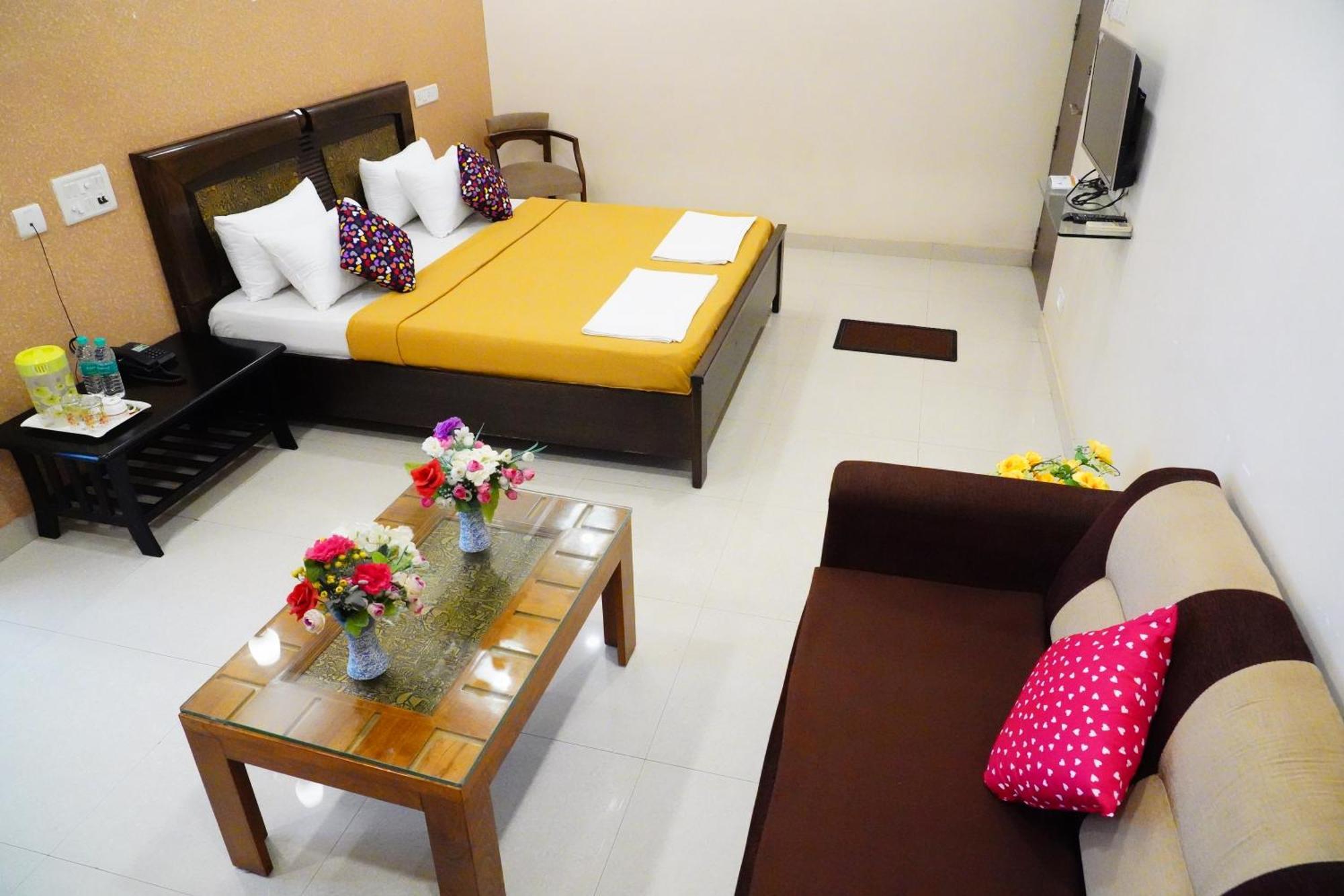 Hotel Vinayagam Residency à Arcot Extérieur photo